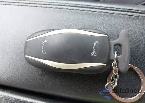 2014 Tesla Model S из США, поврежденный, VIN 5YJSA1S18EFP42334